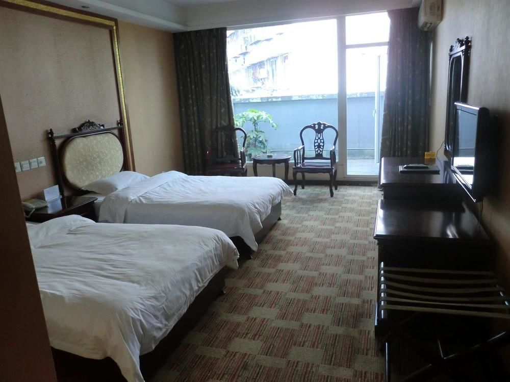 Huayu South City Hotel Wenjiang Экстерьер фото