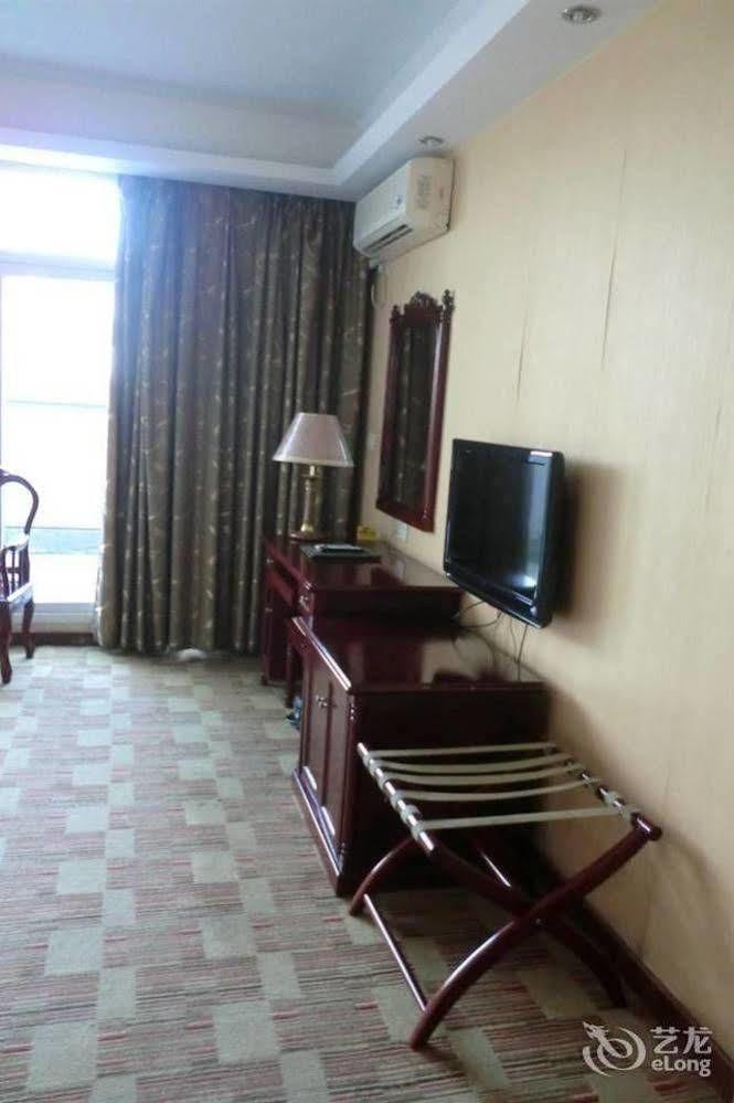 Huayu South City Hotel Wenjiang Экстерьер фото